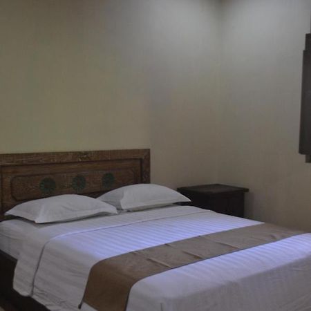 Hotel Batukaras Kalaras Екстериор снимка