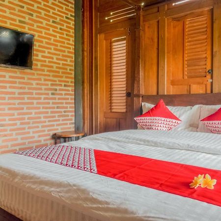 Hotel Batukaras Kalaras Екстериор снимка