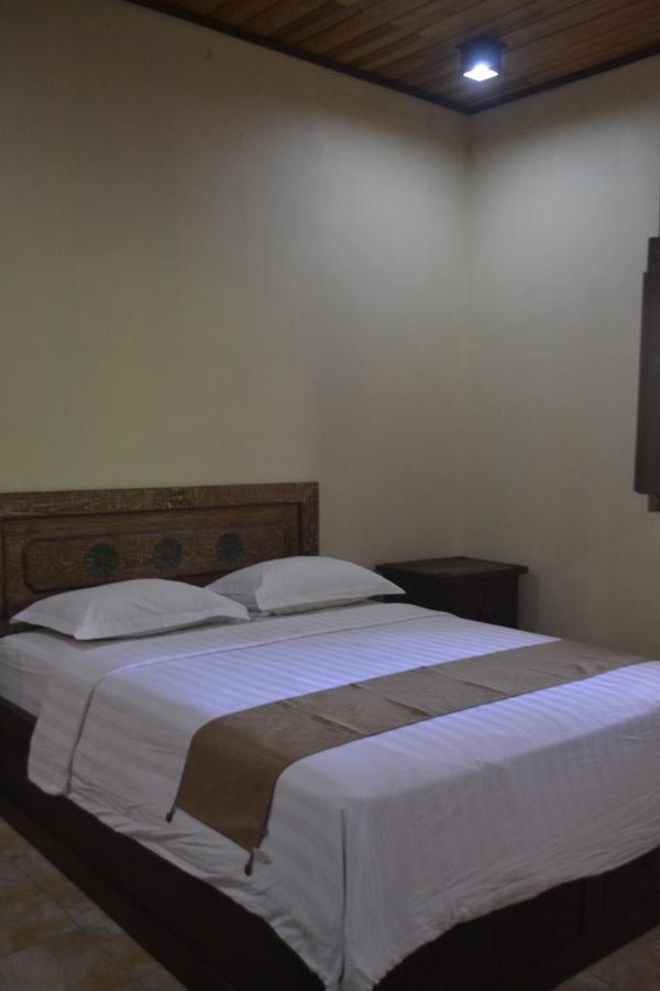 Hotel Batukaras Kalaras Екстериор снимка