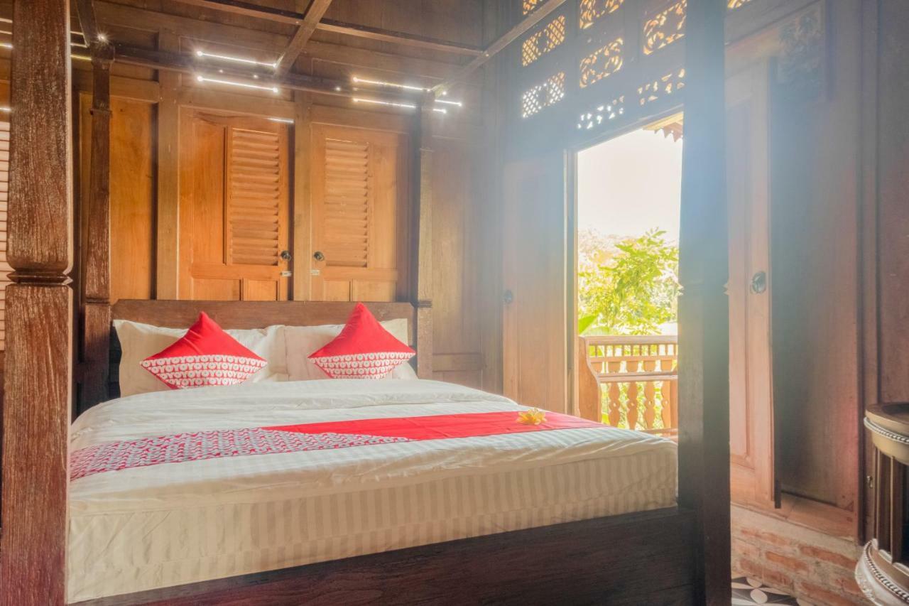 Hotel Batukaras Kalaras Екстериор снимка