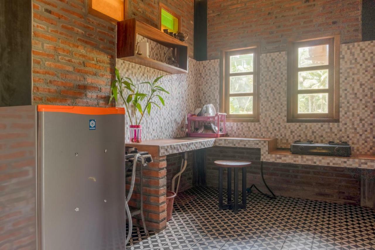 Hotel Batukaras Kalaras Екстериор снимка