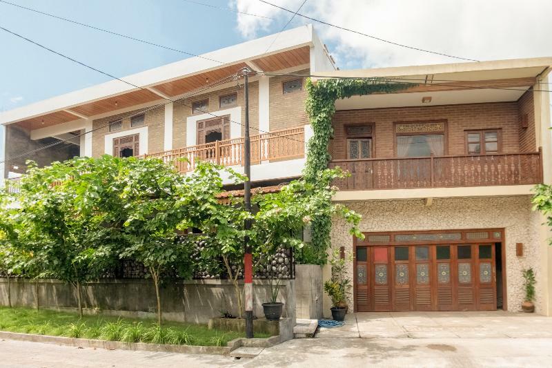 Hotel Batukaras Kalaras Екстериор снимка