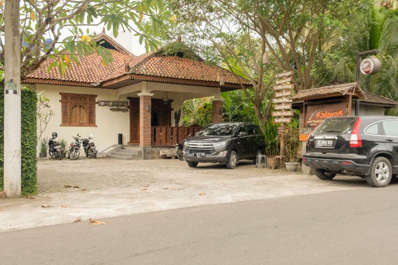 Hotel Batukaras Kalaras Екстериор снимка